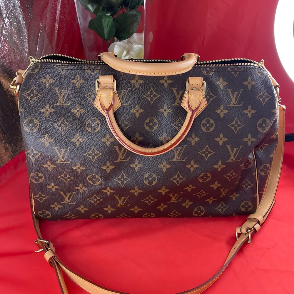 100% Authentic Louis Vuitton Monogram Speedy Bandouliere 35